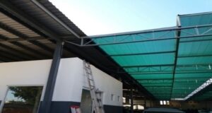 Canalización y cableado de red en techo de Agencia Chrysler La Paz por SDS Soluciones de Seguridad