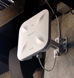 Punto de acceso WiFi 6 Ruijie Reyee instalado en Restaurante Jazamango Todos Santos