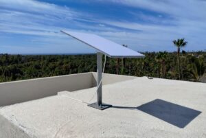 Antena Starlink instalada en azotea de Restaurante Oystera Todos Santos BCS